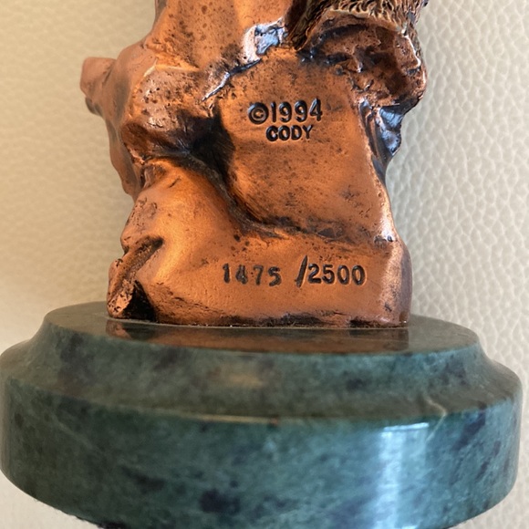 Kitty Cantrell’s “Wild Music” Wolf Sculpture - Picture 4 of 13